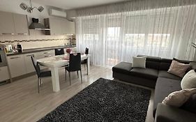 Class Deluxe Apartments