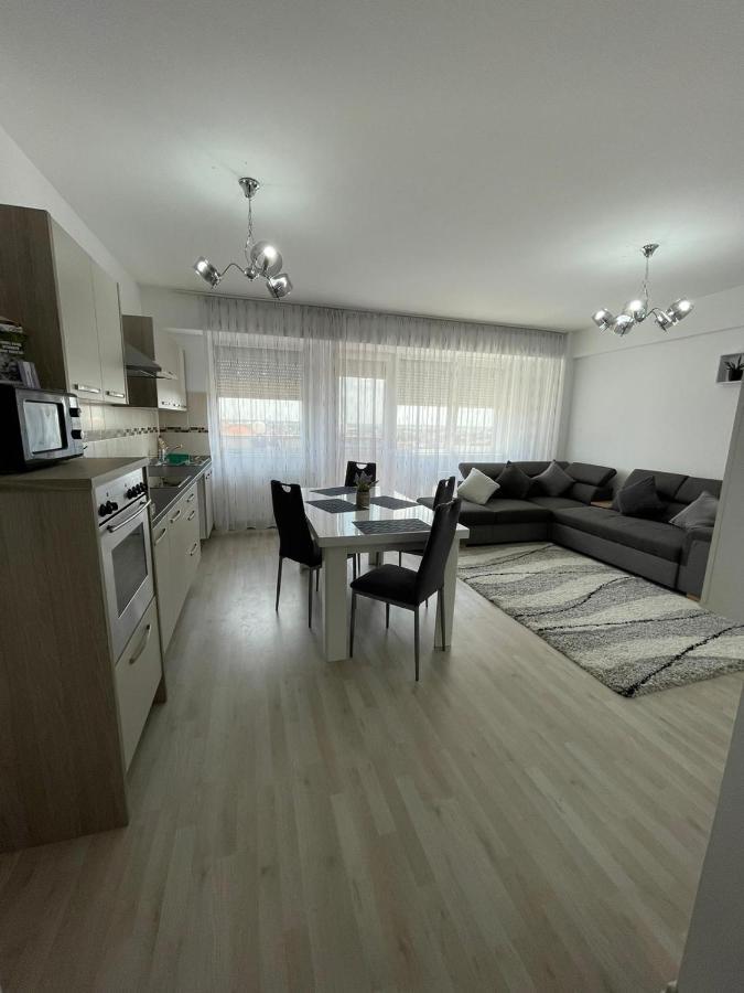Class Deluxe Apartments Oradea Exterior foto