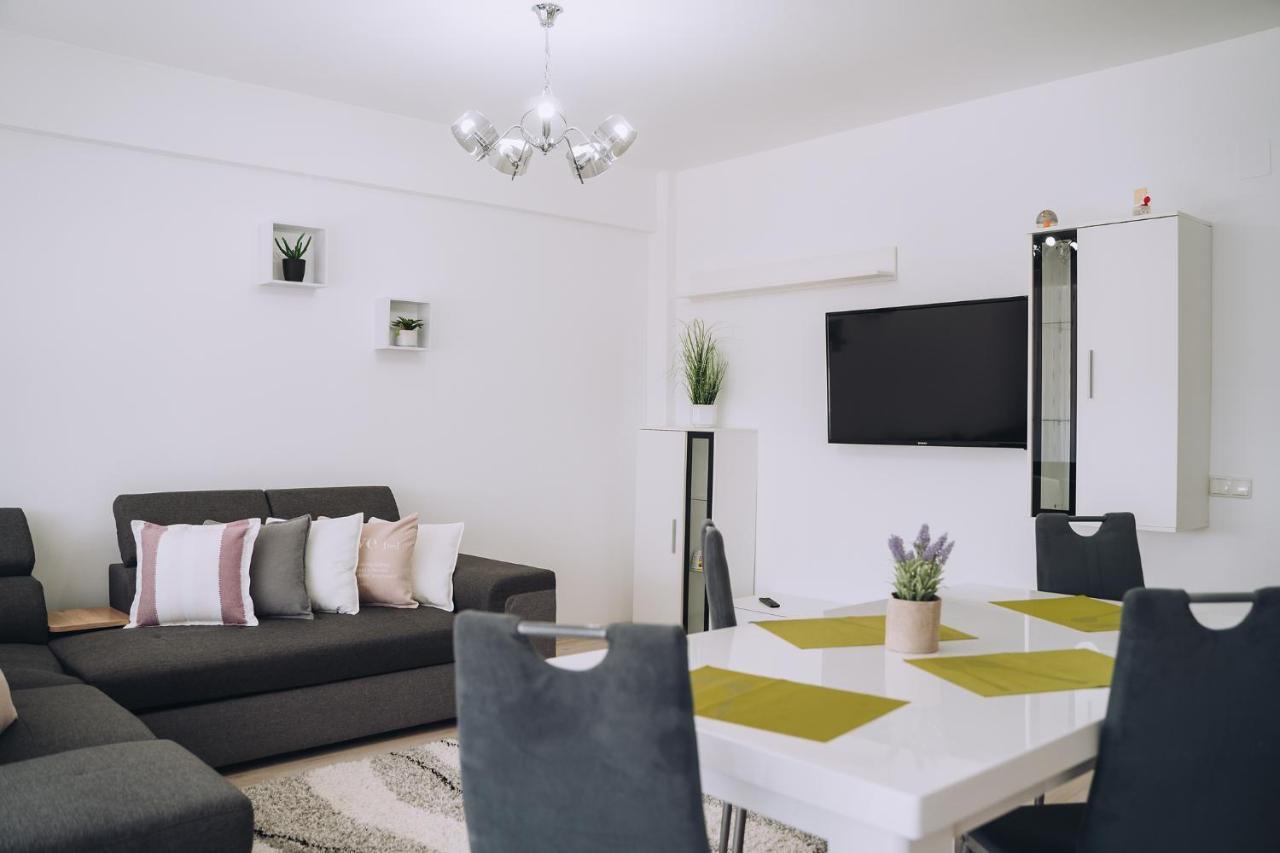Class Deluxe Apartments Oradea Exterior foto