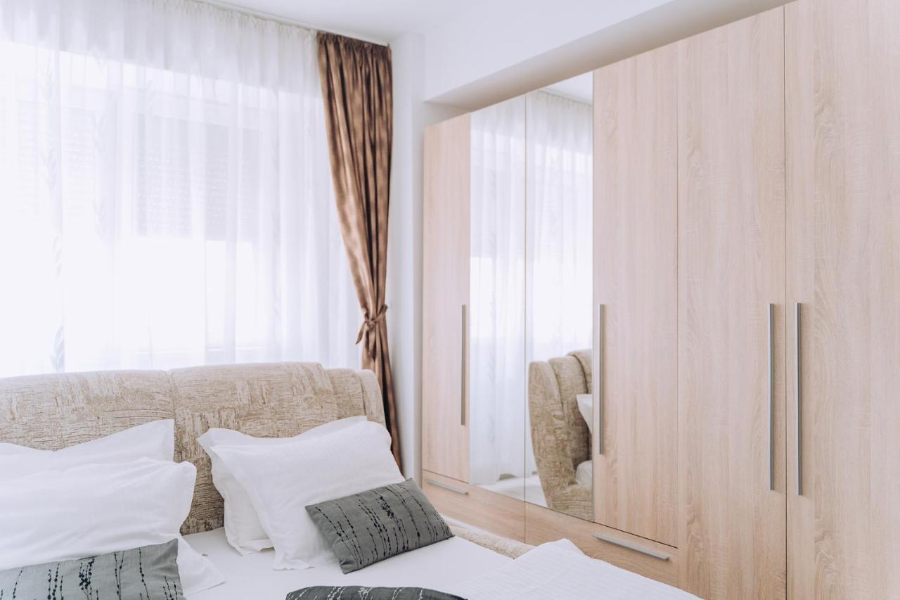 Class Deluxe Apartments Oradea Exterior foto