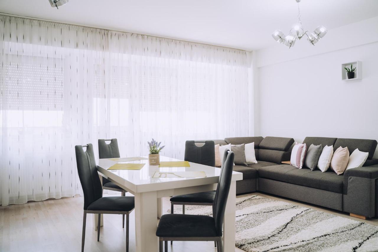 Class Deluxe Apartments Oradea Exterior foto