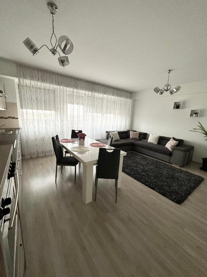 Class Deluxe Apartments Oradea Exterior foto