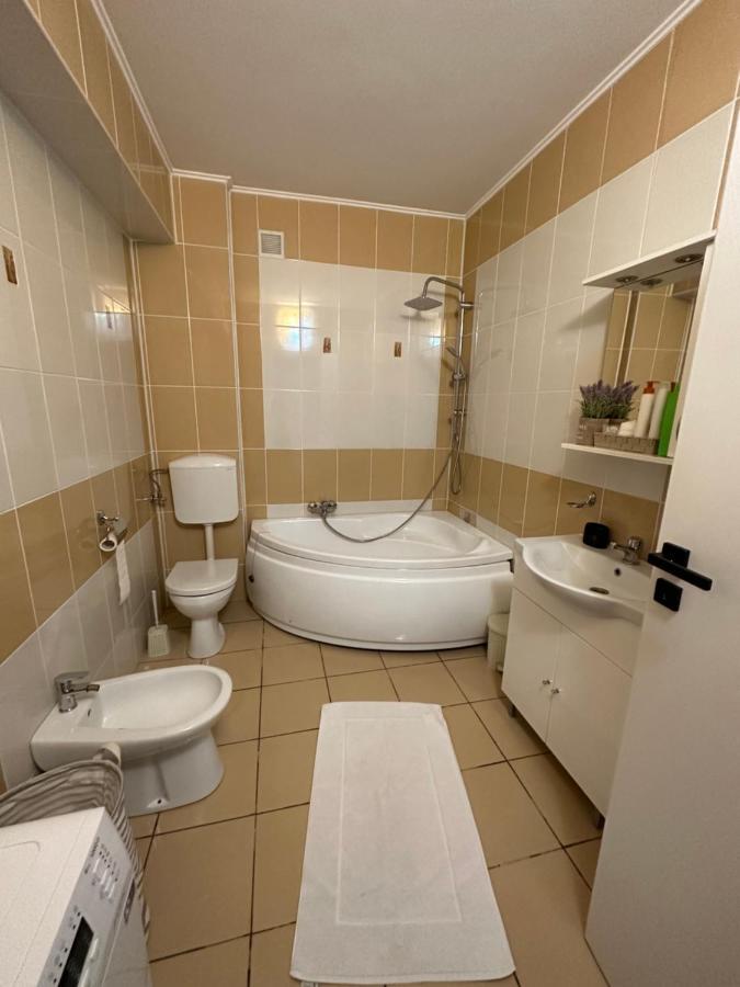 Class Deluxe Apartments Oradea Exterior foto
