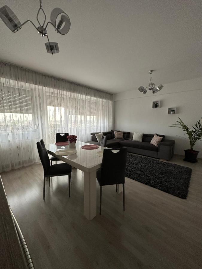 Class Deluxe Apartments Oradea Exterior foto