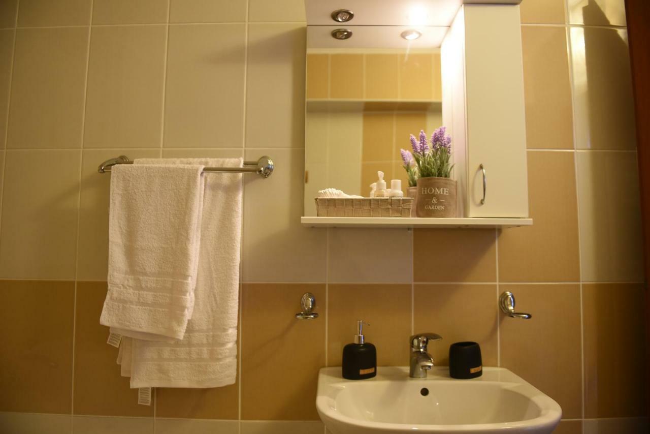 Class Deluxe Apartments Oradea Exterior foto